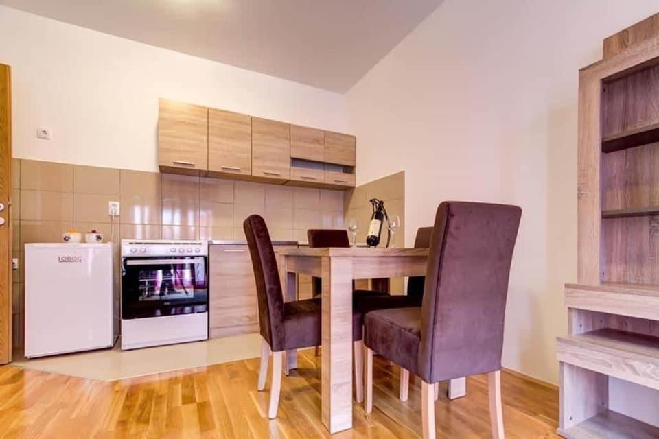 NAKI Apartmani Podgoriţa Exterior foto